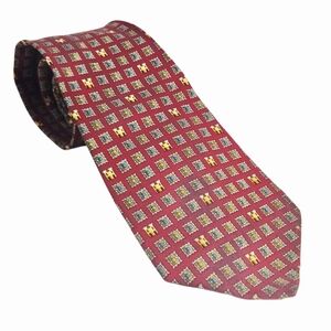 Salvatore Ferragamo 100% Silk Elegant Red Patterned Men's Tie